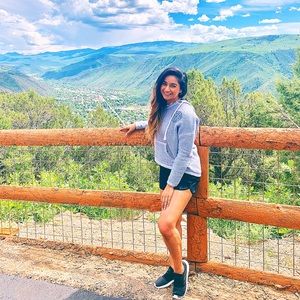 Meet your Posher, Ashley